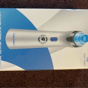 NWT Facial Vacuum Pore Cleaner